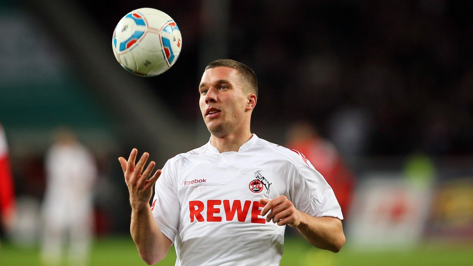 “未来比拼：机器人裁判全面落地，比赛公平性的黄金时代是否已到来？”