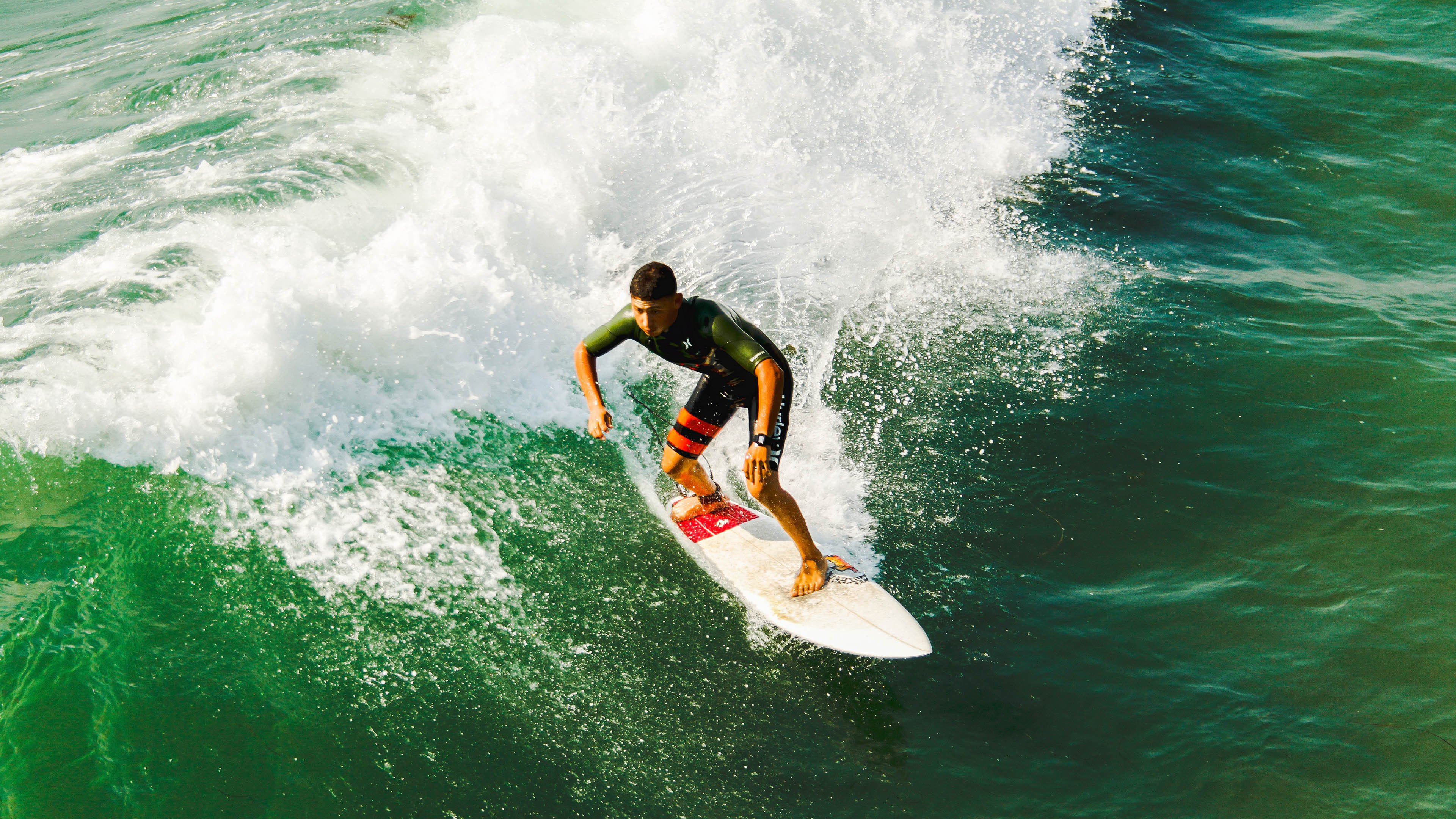开云体育APP下载-中超球队粉丝经济逐步崛起，市场潜力巨大，中超球迷数量排名
